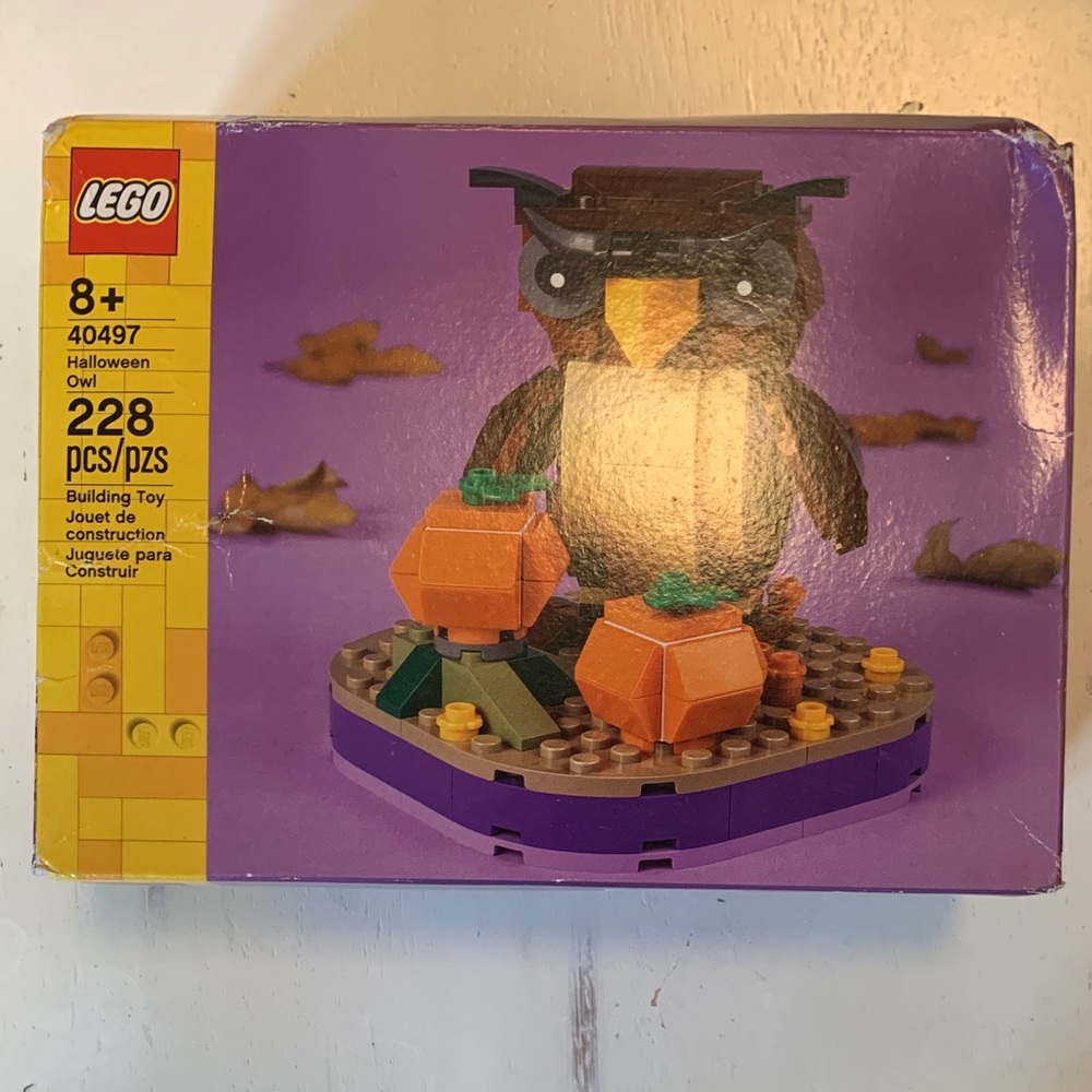 LEGO Festive Owl with Pumpkins Set